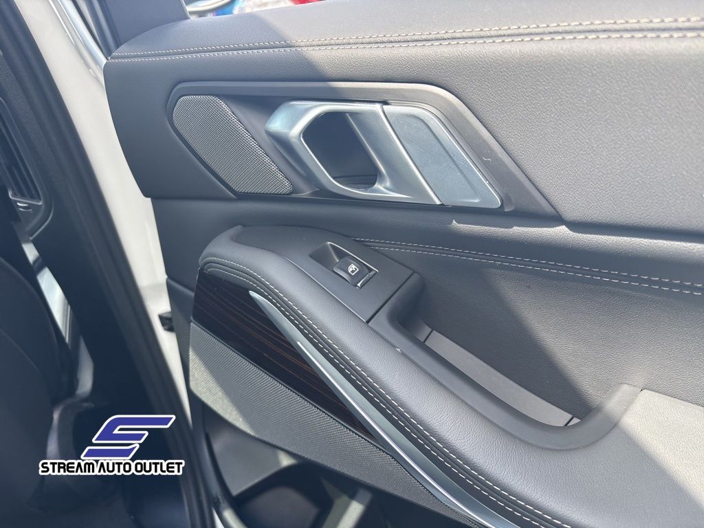 2025 Bmw X5 xDrive50e photo 13