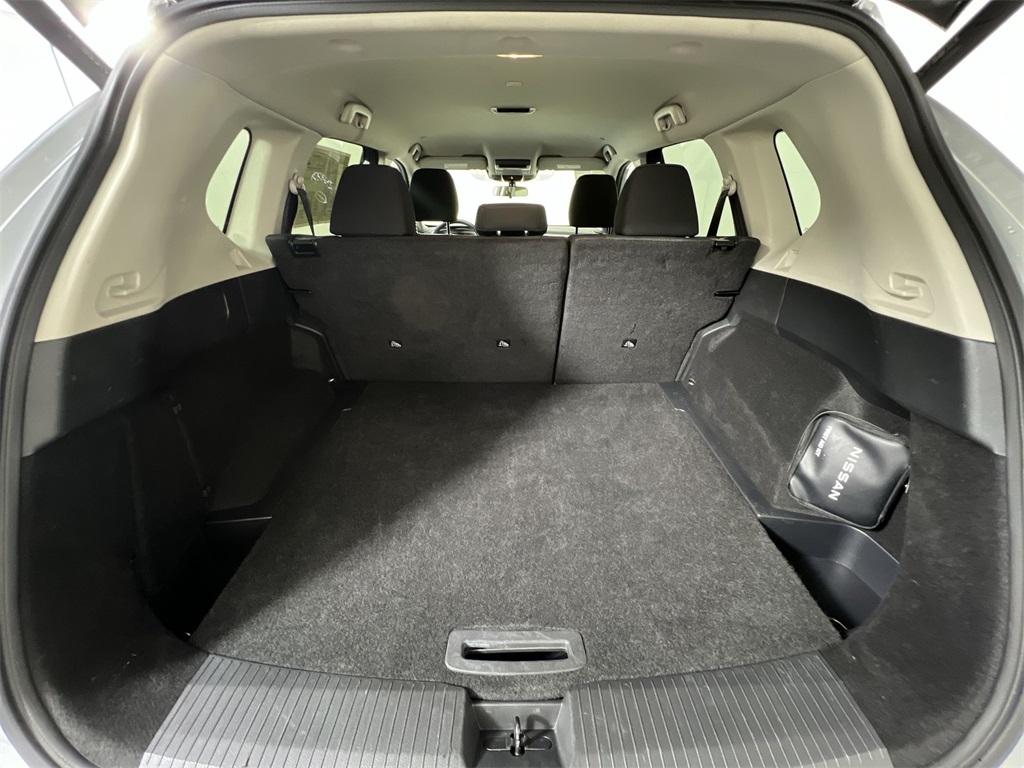 2024 Nissan Rogue SV photo 18