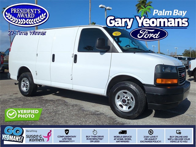2023 GMC Savana Cargo Work Van's photo