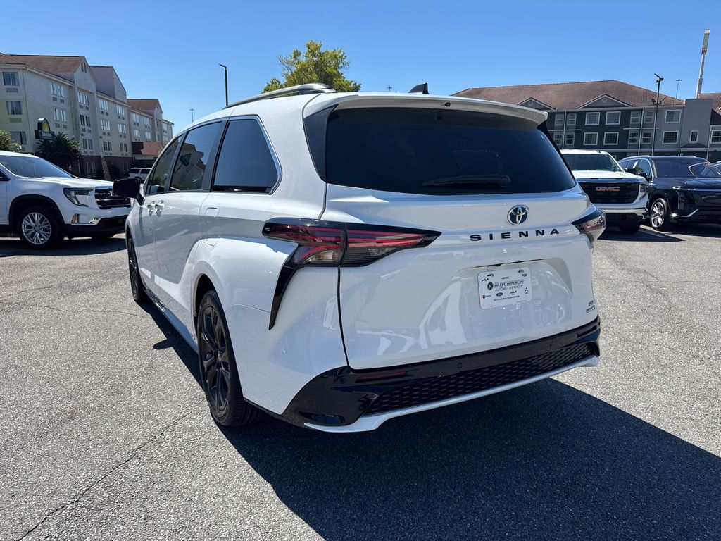 2023 Toyota Sienna XSE photo 5