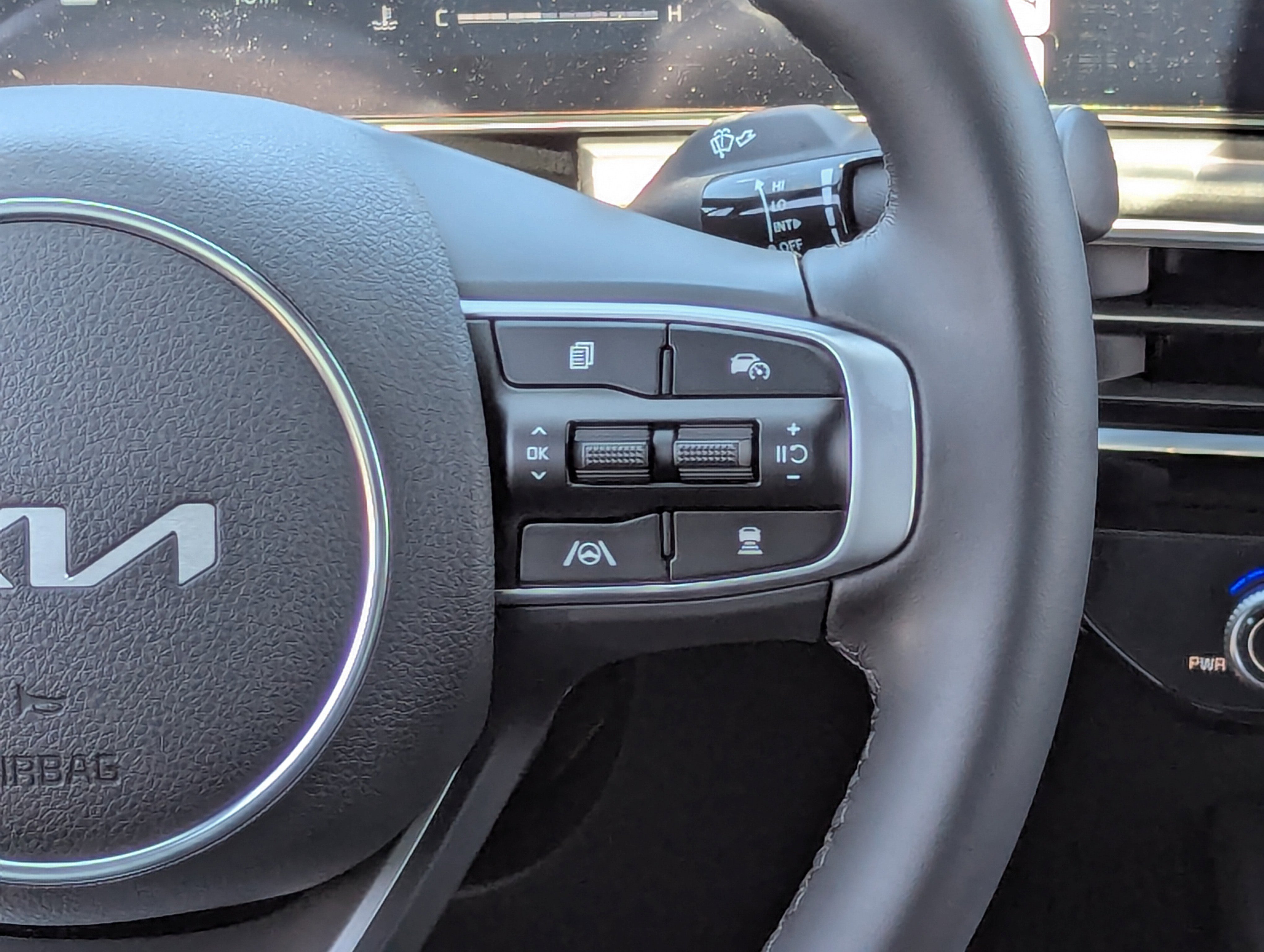 2026 Kia K5 GT-Line photo 4