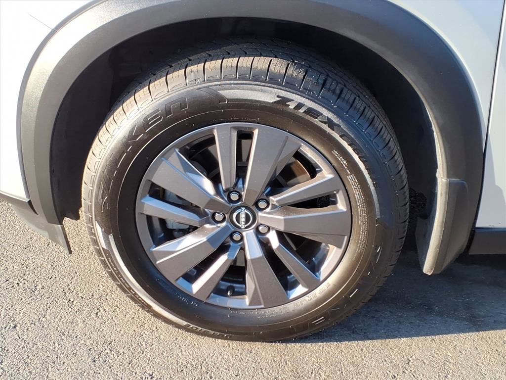 2022 Nissan Pathfinder SV photo 15