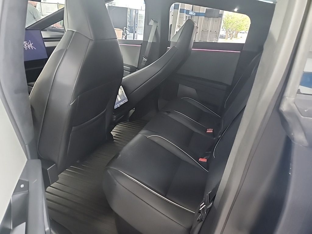 2024 Tesla Cybertruck photo 9