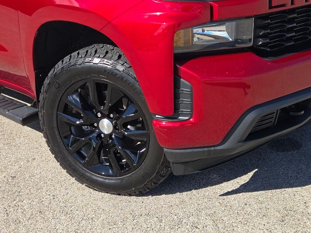 2021 Chevrolet Silverado 1500 Custom photo 3