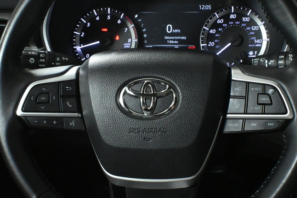 2024 Toyota Highlander XLE photo 17