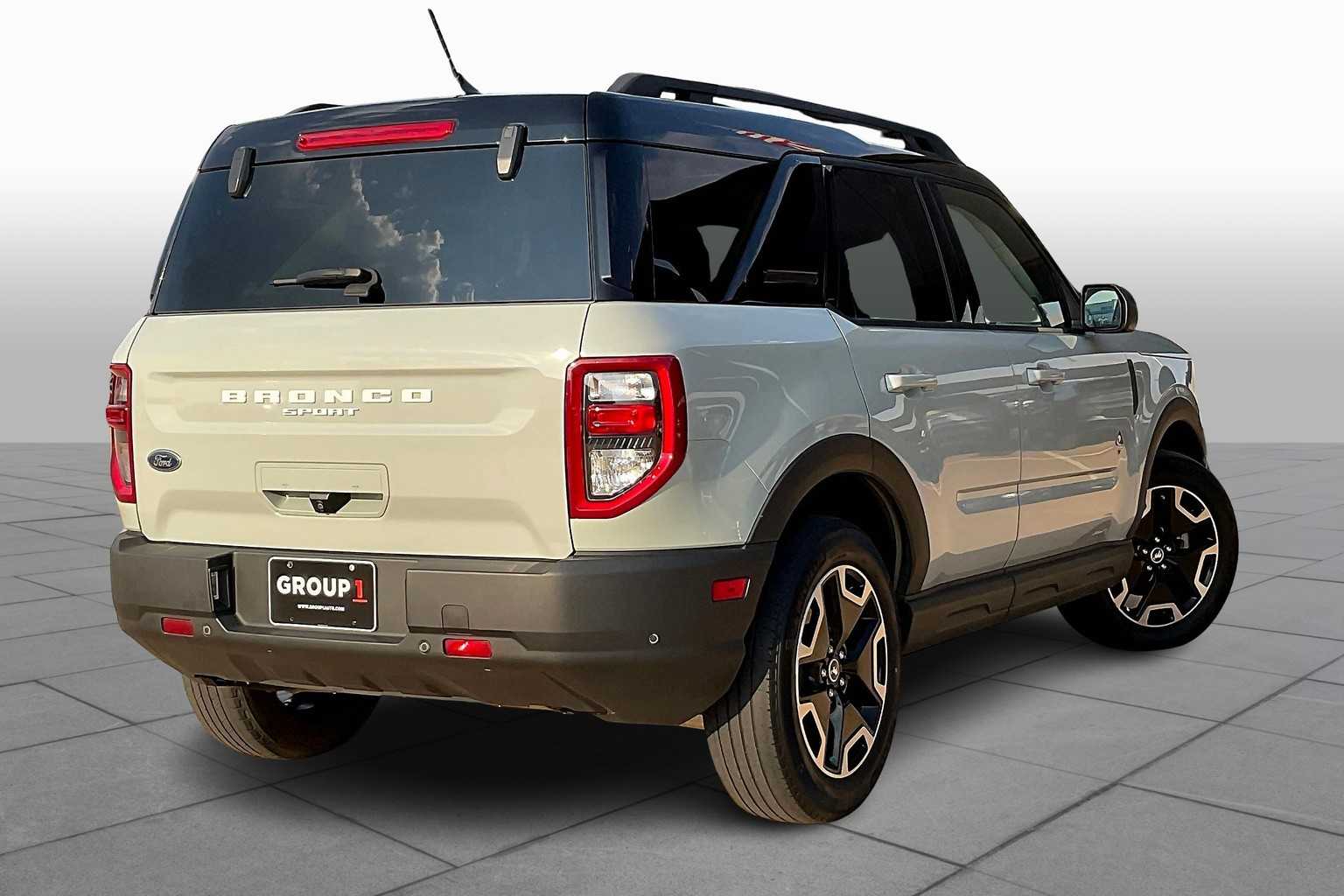 2022 Ford Bronco Sport Outer Banks photo 12