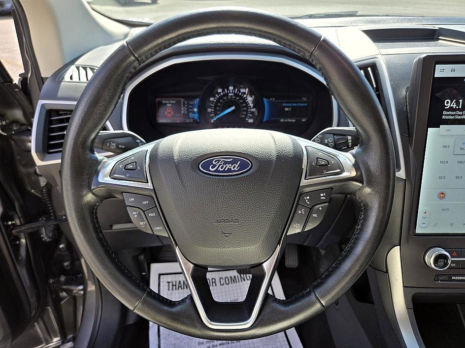 2021 Ford Edge SEL photo 24