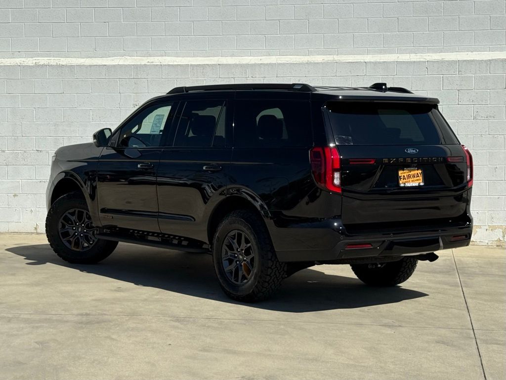 2025 Ford Expedition photo 3