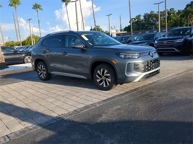 2025 Volkswagen Tiguan S photo 2
