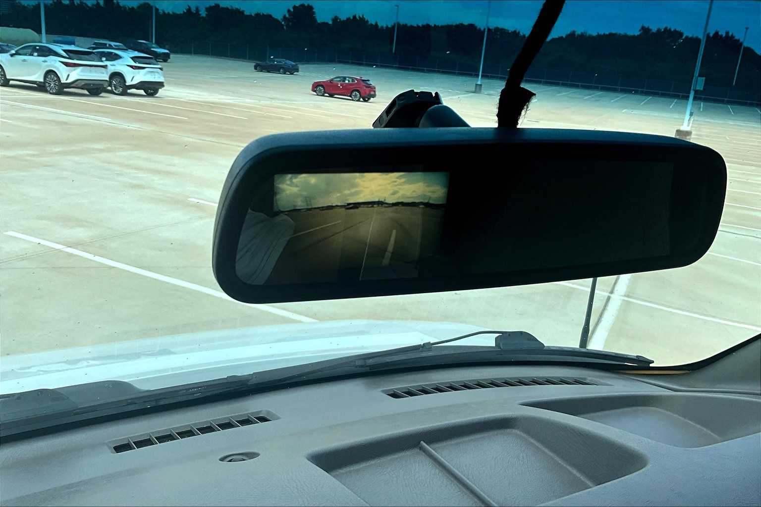 2018 Chevrolet Express Passenger LT photo 24