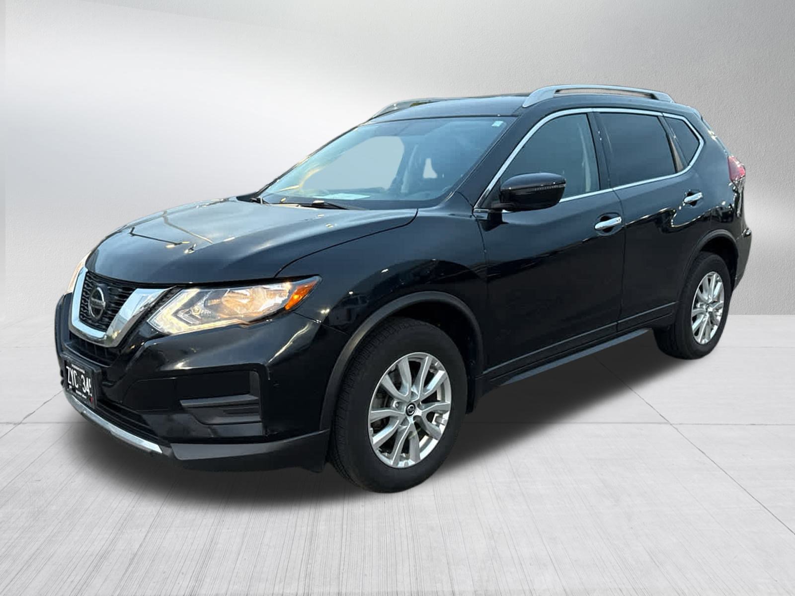 2018 Nissan Rogue SV photo 3