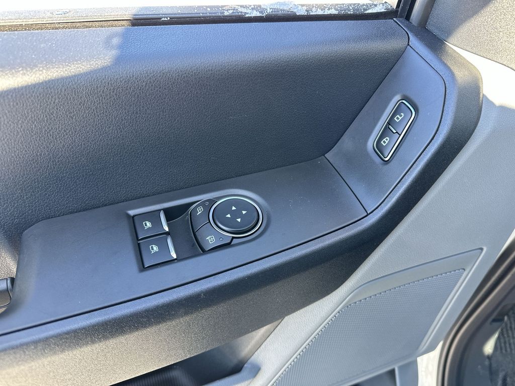2025 Ford F-250 XLT photo 13