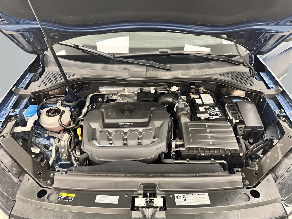 2020 Volkswagen Tiguan SE photo 18