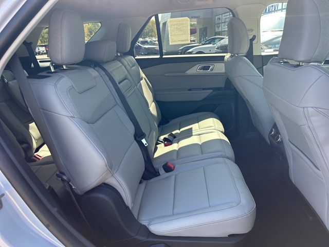 2025 Ford Explorer photo 11