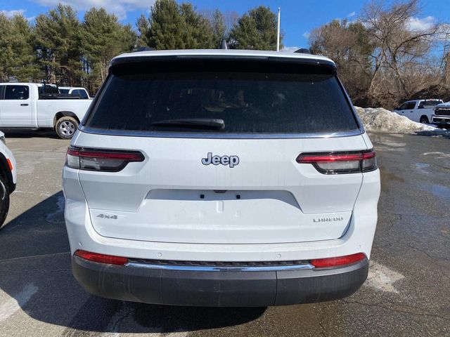 2025 Jeep Grand Cherokee Laredo photo 3