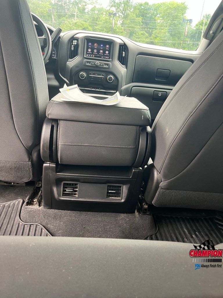 2020 Chevrolet Silverado 1500 Custom photo 17