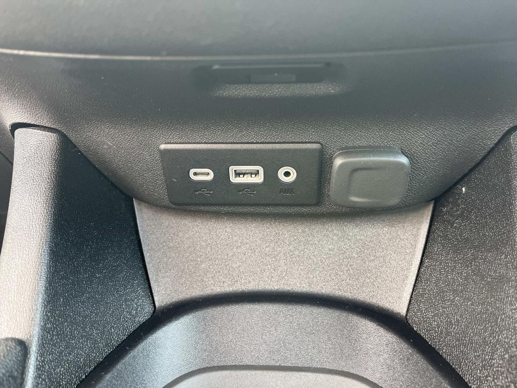 2022 Chevrolet Malibu LS photo 23