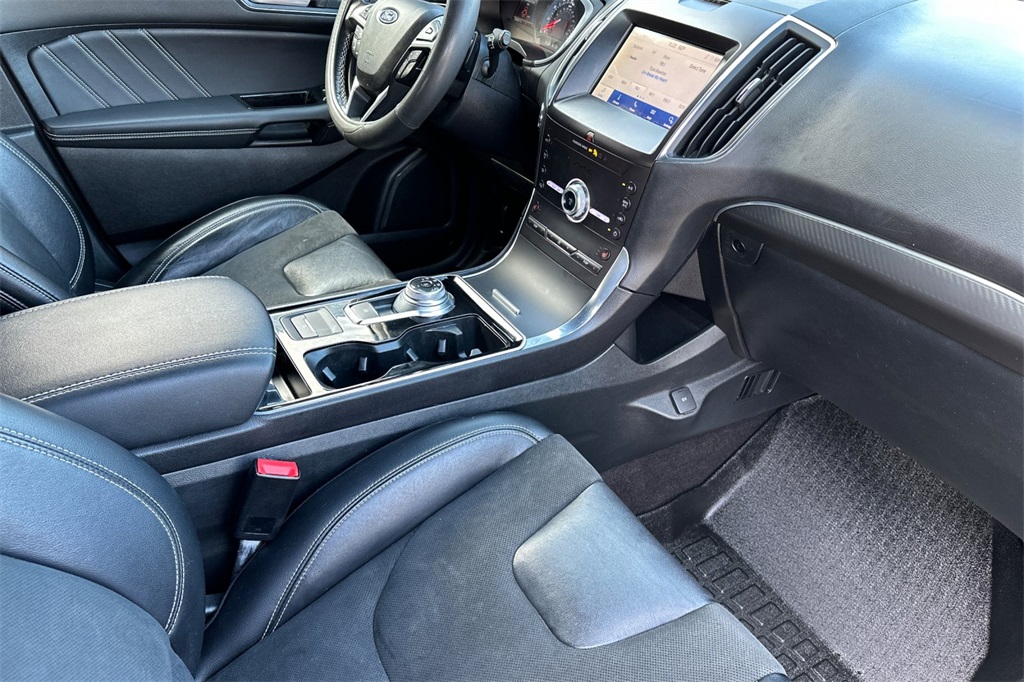 2020 Ford Edge ST photo 15