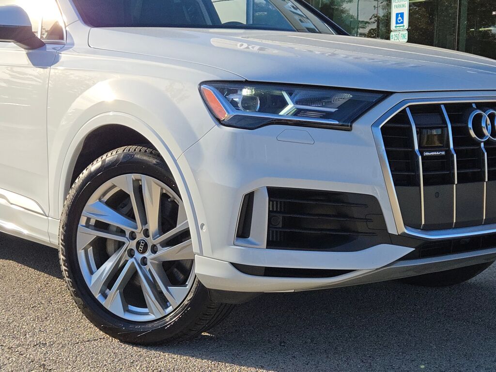 2022 Audi Q7 55 Premium Plus photo 2
