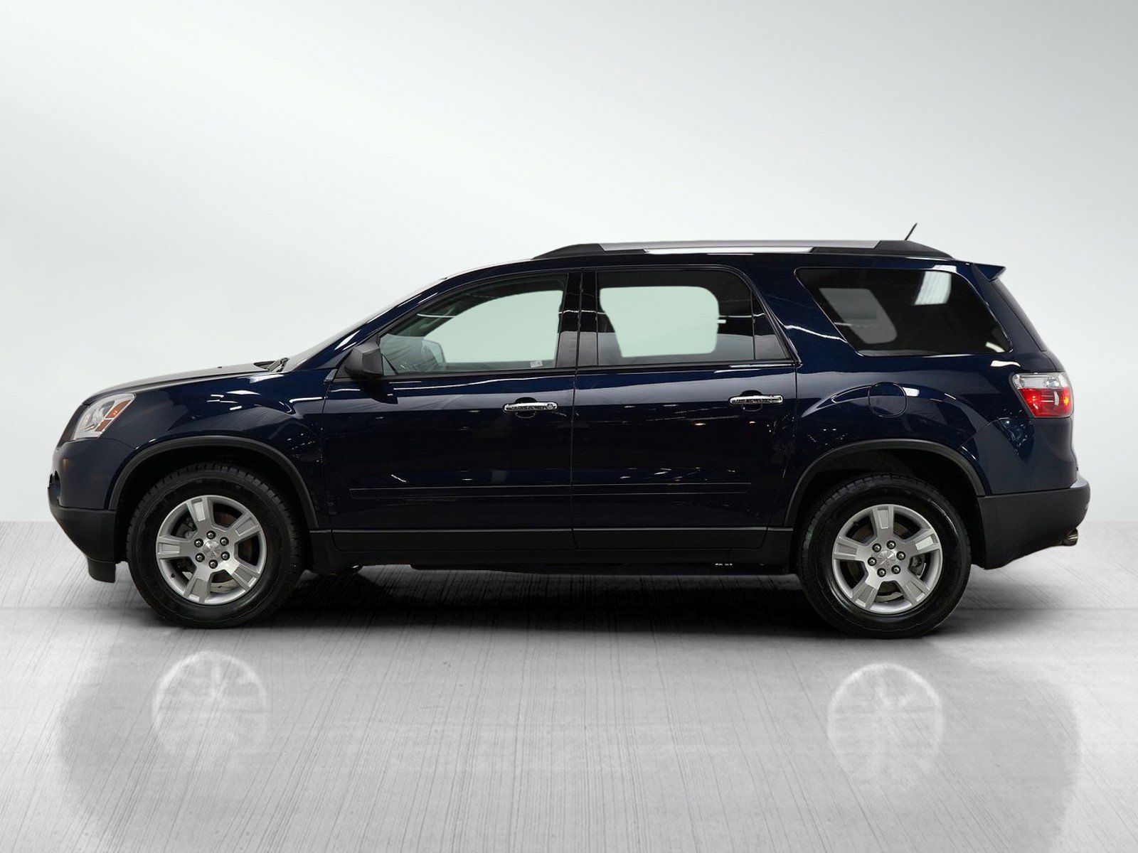 Used 2012 GMC Acadia SLE with VIN 1GKKRPED6CJ230051 for sale in Roseville, Minnesota