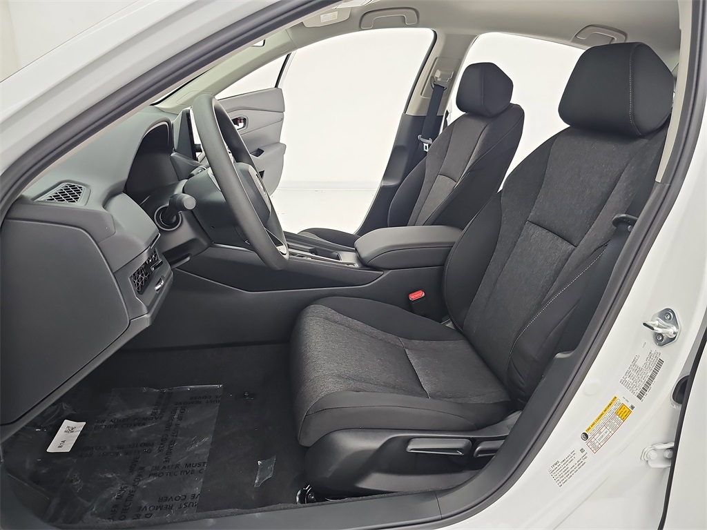2025 Honda Accord LX photo 18