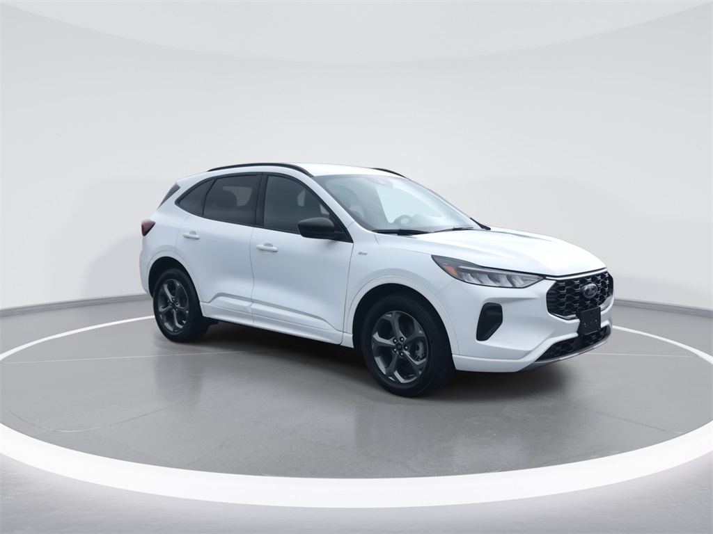 2023 Ford Escape ST-Line photo 2