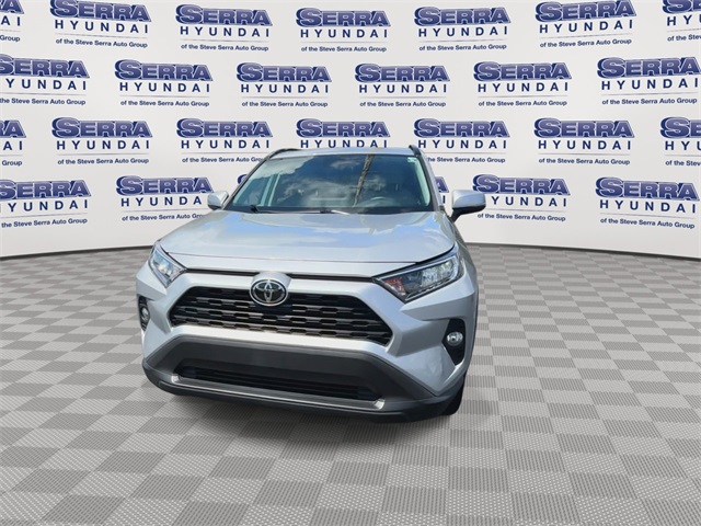 2019 Toyota RAV4 XLE Premium photo 4
