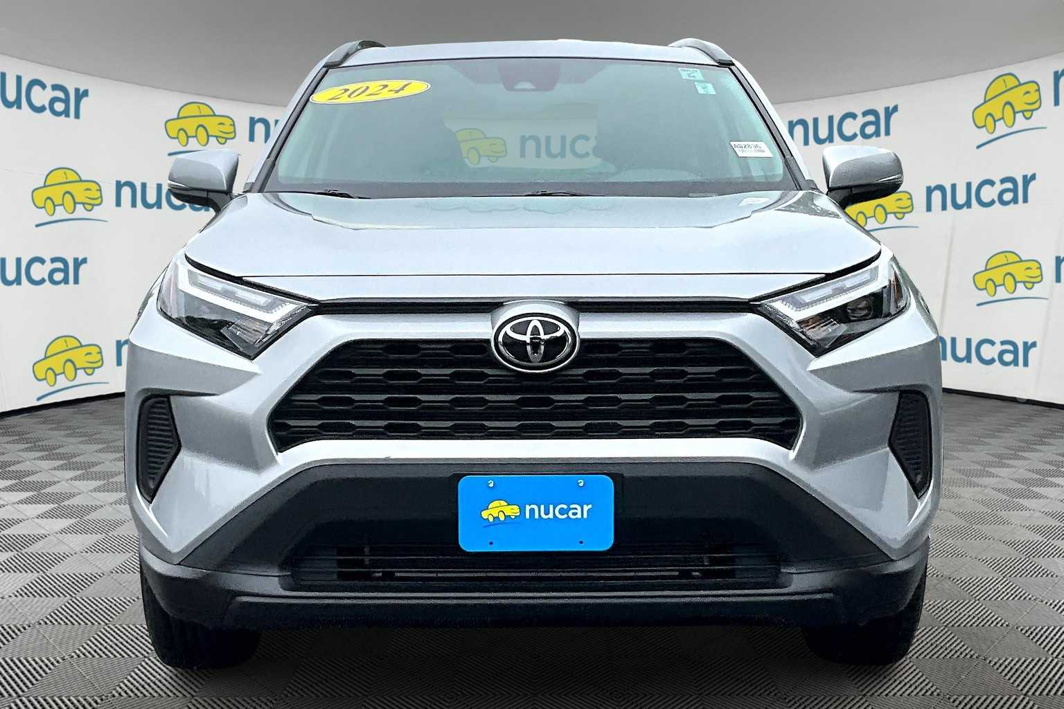 2024 Toyota RAV4 XLE photo 2