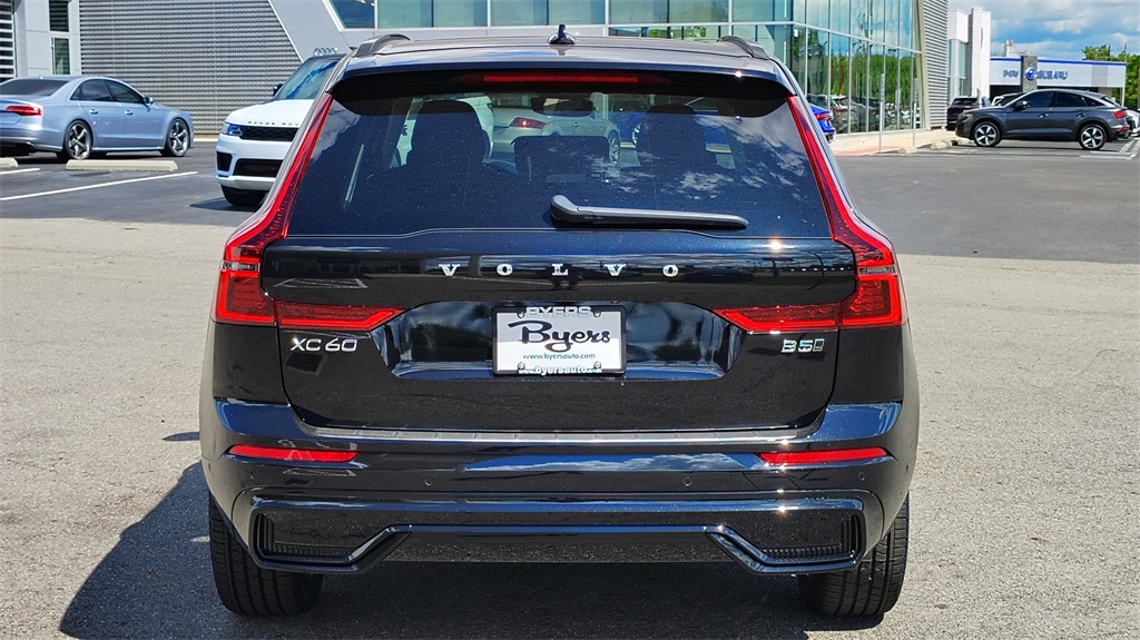 2026 Volvo XC60 B5 Plus photo 32