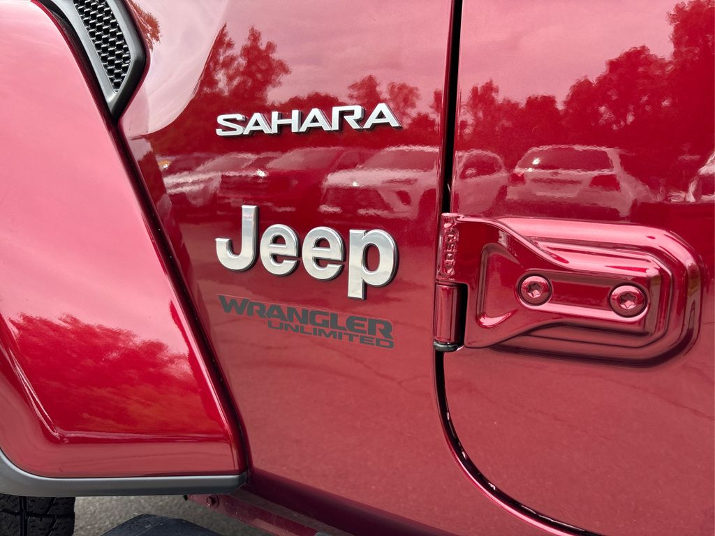 2021 Jeep Wrangler Unlimited Sahara photo 13