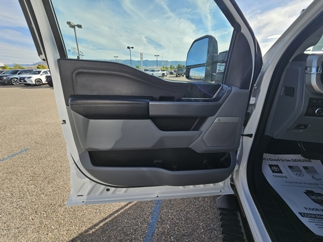 2023 Ford F-350 photo 13
