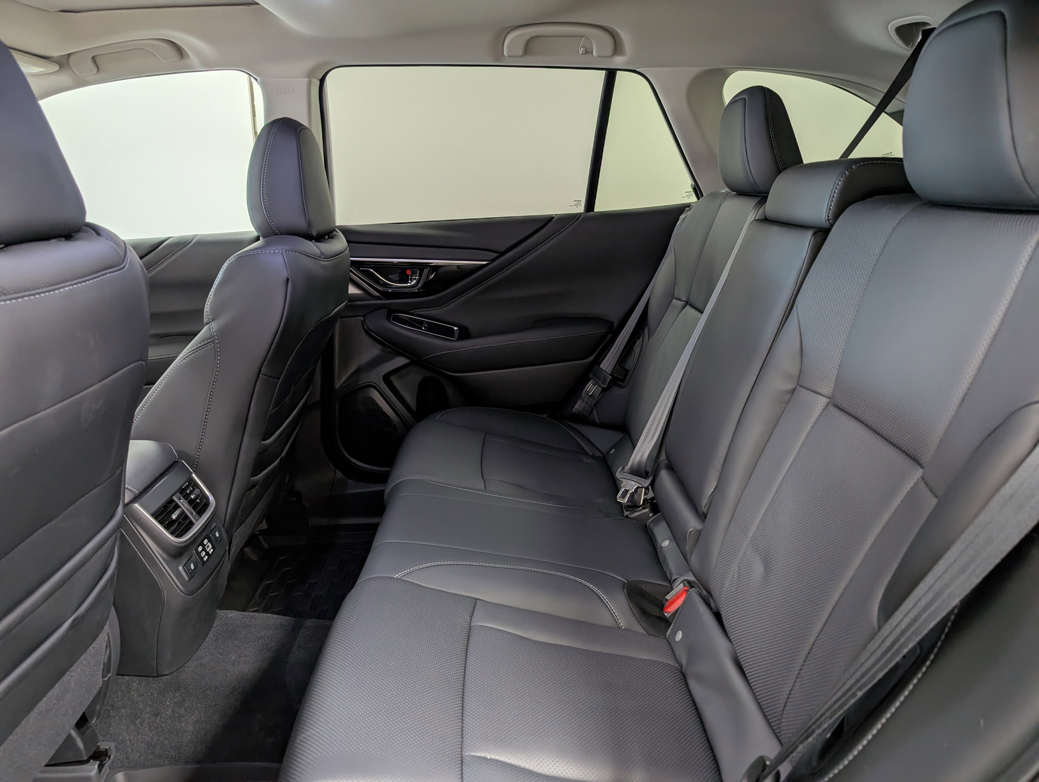 2025 Subaru Outback Limited photo 3