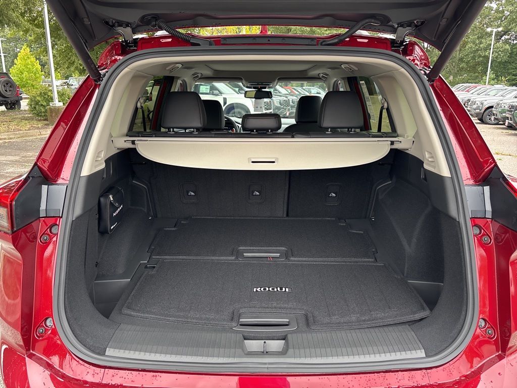 2026 Nissan Rogue Platinum photo 12