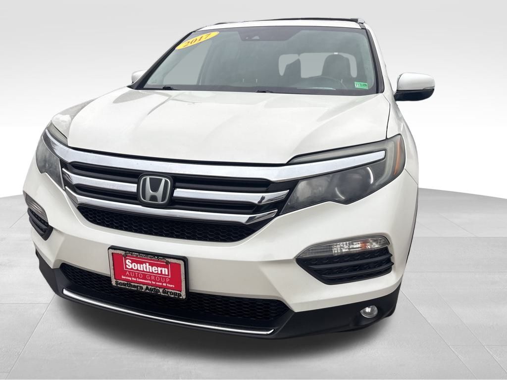 2017 Honda Pilot Elite photo 2