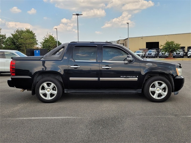 Used 2007 Chevrolet Avalanche LT with VIN 3GNEK12347G108549 for sale in Little Rock