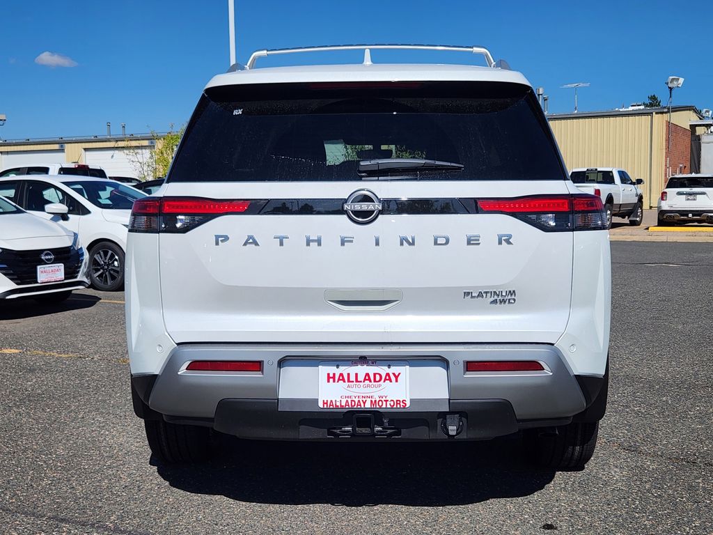 2025 Nissan Pathfinder Platinum photo 4
