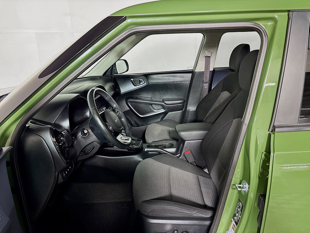 2023 Kia Soul EX photo 11