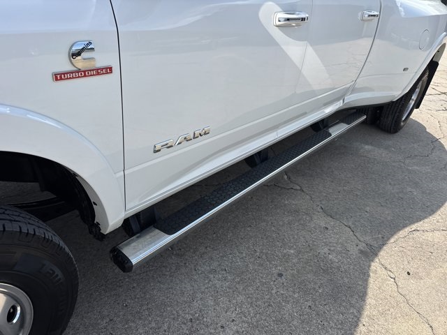2022 Ram 3500 Laramie photo 16