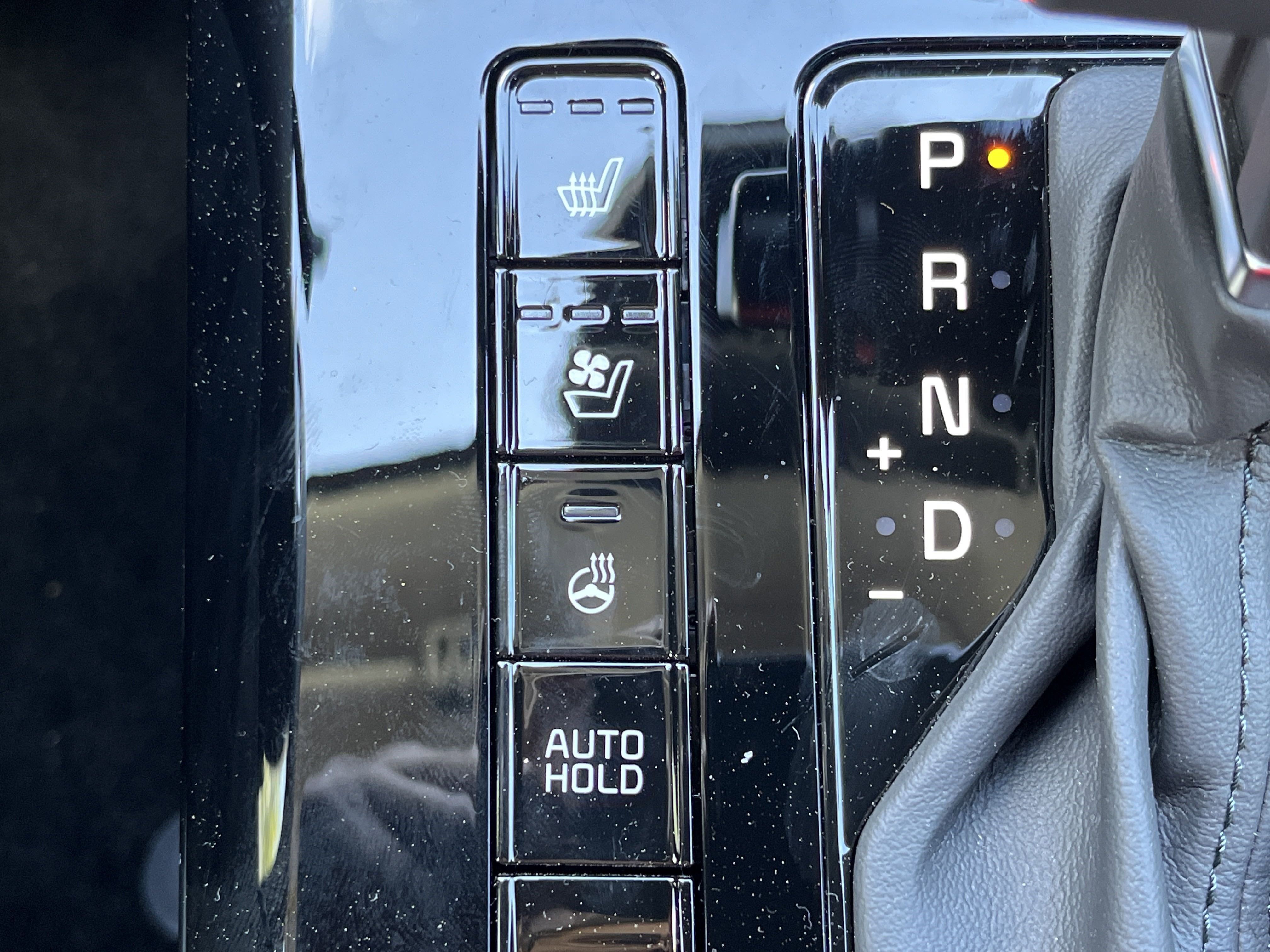 2025 Kia Niro SX Touring photo 7
