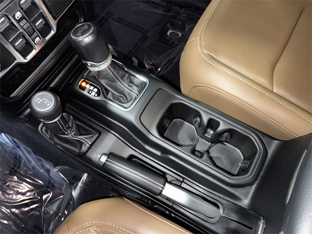 2020 Jeep Wrangler Unlimited Sahara photo 27