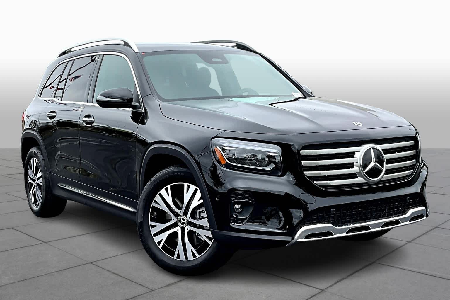 2025 Mercedes Benz GLB 250 photo 2