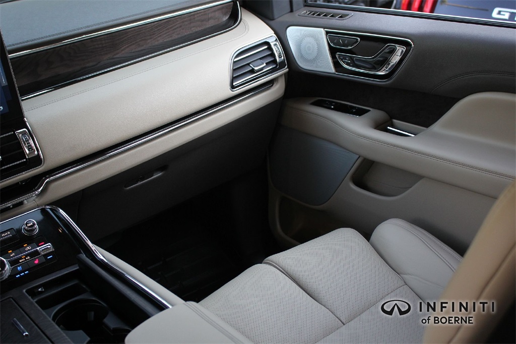2024 Lincoln Navigator Reserve photo 25