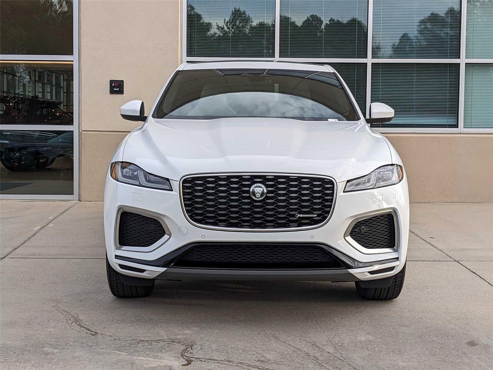 2024 Jaguar F-PACE photo 2