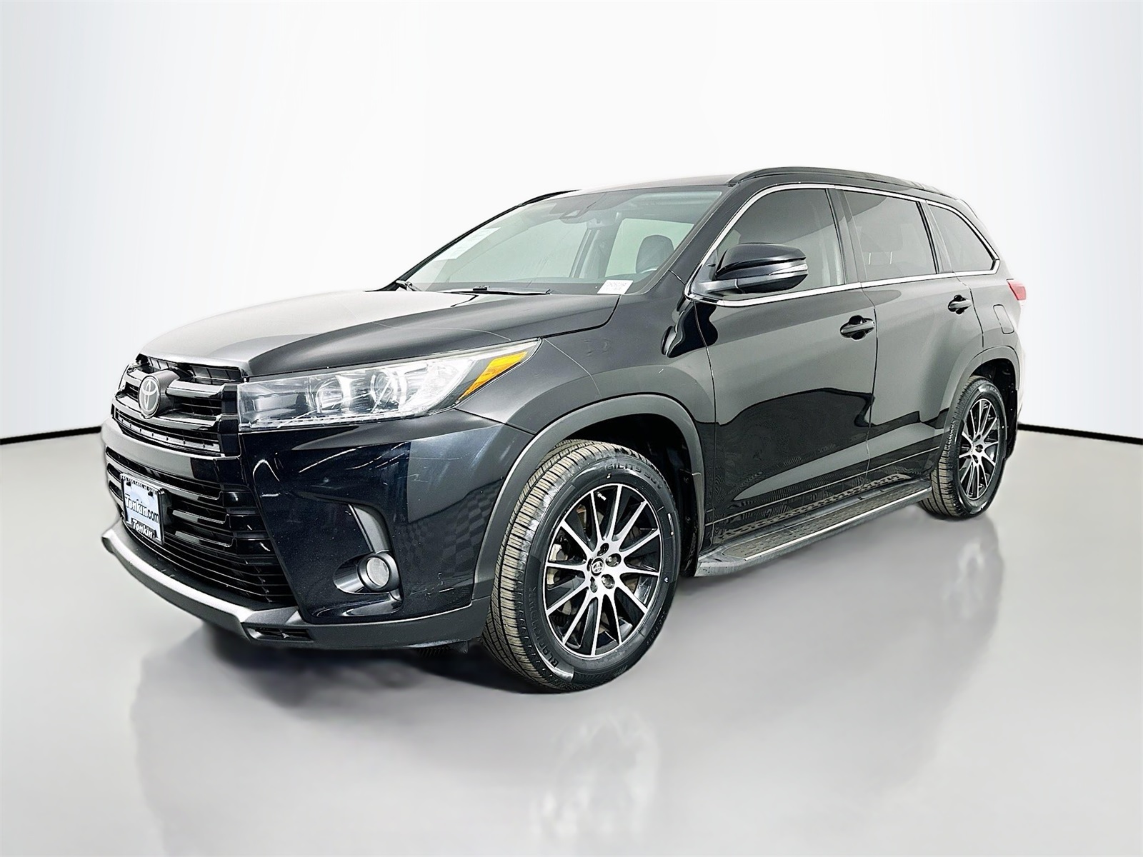2017 Toyota Highlander SE photo 2