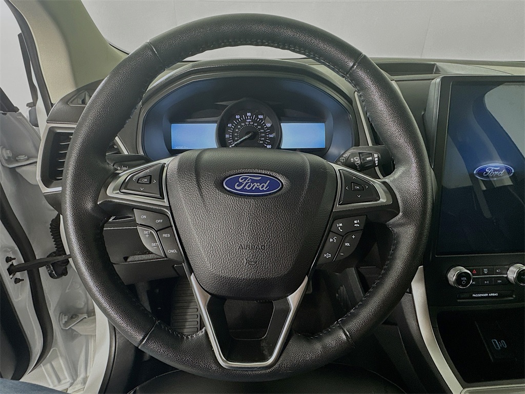 2023 Ford Edge SEL photo 16