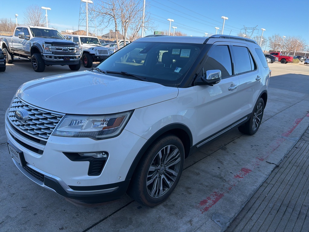 2018 Ford Explorer Platinum's photo