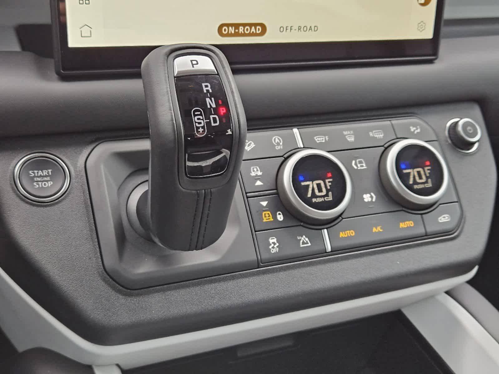 2025 Land Rover Defender 110 X-Dynamic SE photo 15