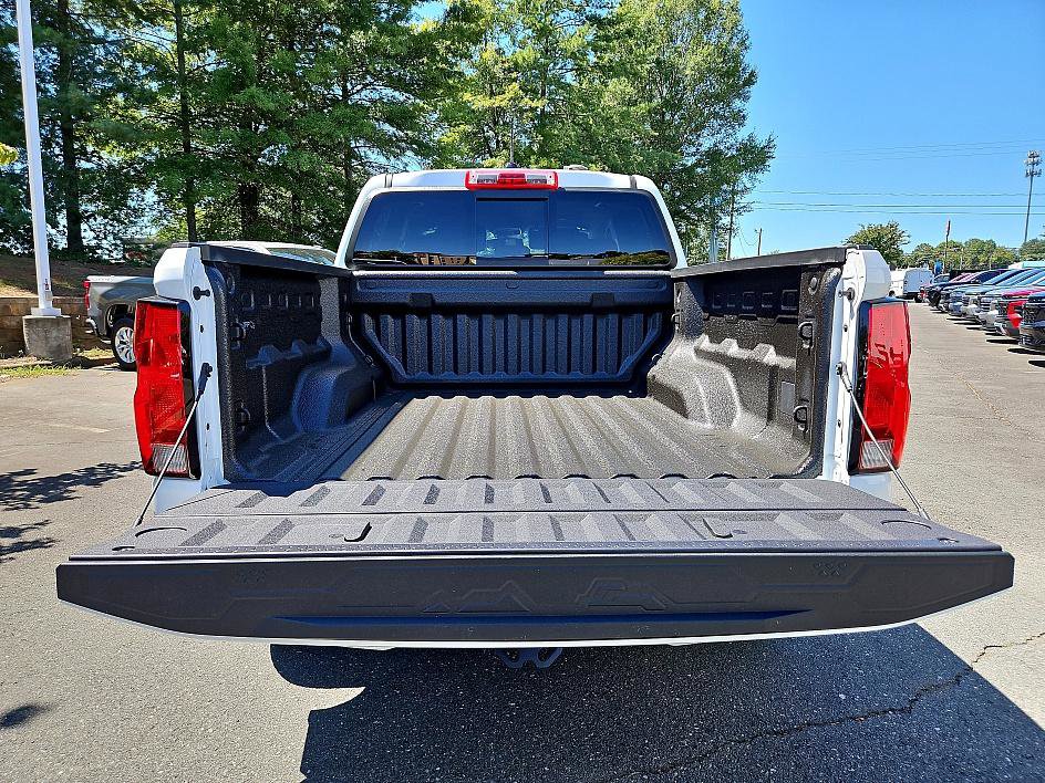 2026 Chevrolet Colorado LT photo 9