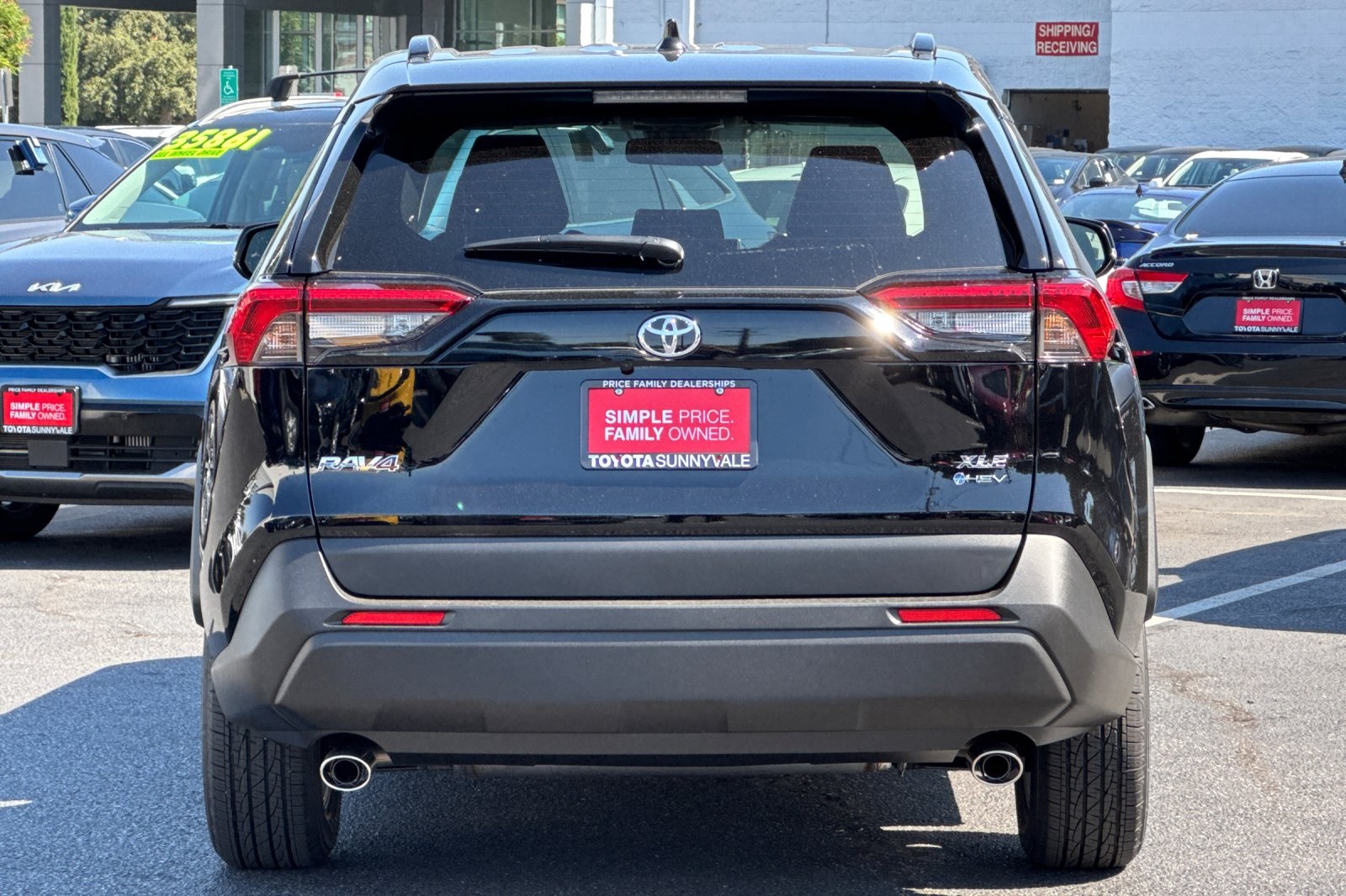 2025 Toyota RAV4 Hybrid XLE photo 7