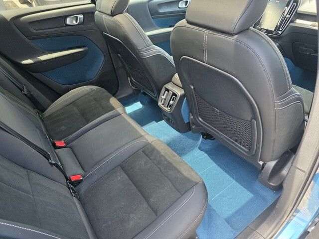 2022 Volvo C40 Recharge photo 31